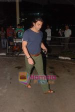 Sohail Khan snapped after music launch in Delhi in Airport on 7th Aug 2010 (23).JPG